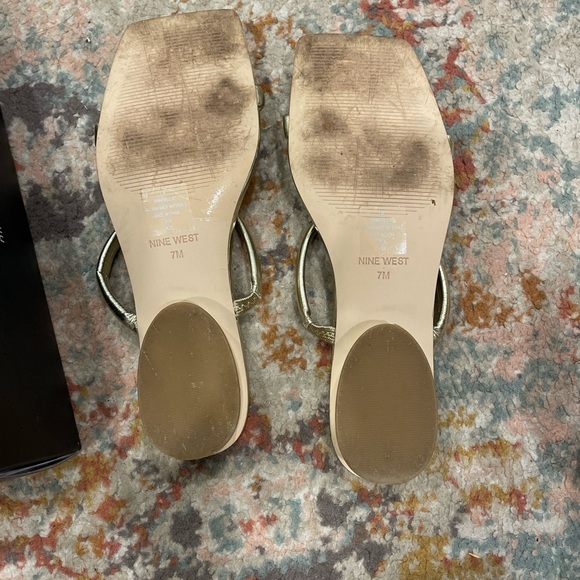 Nine west morellla slide sandals, gold open square toe mini heel - Picture 5 of 7